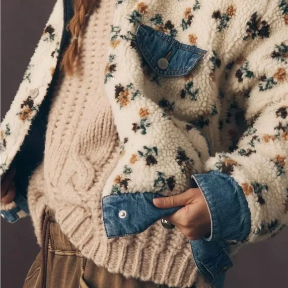 Floral Fleece Jacket - Picture 2 of 3